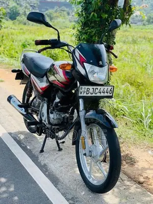 Bajaj CT100 2022