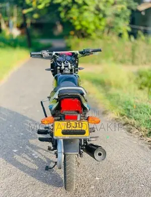 Bajaj CT100 2023