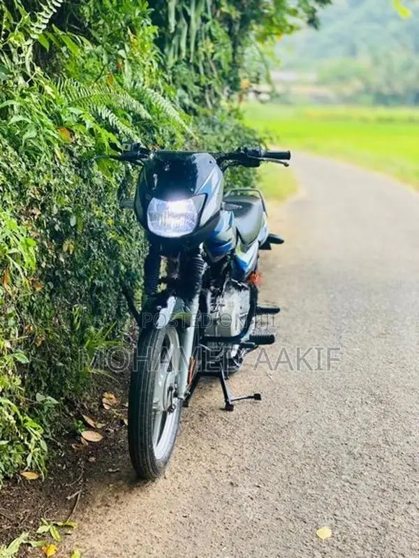 Bajaj CT100 2023