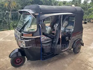Bajaj RE 2016