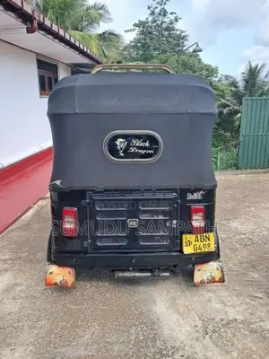 Bajaj RE 2016