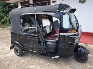 Bajaj RE 2016