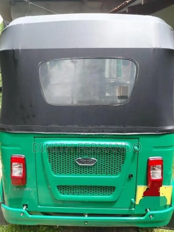 Bajaj RE 2025