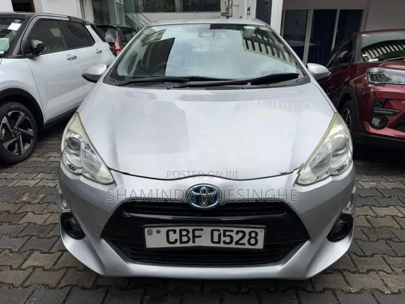 Toyota Aqua Urban Safety 2016