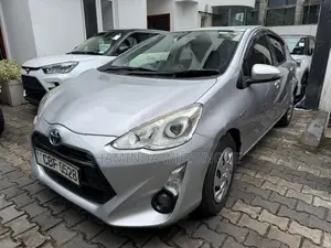 Toyota Aqua Urban Safety 2016