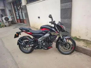 Bajaj Pulsar NS200 2025
