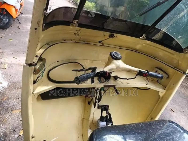 Bajaj RE 1996