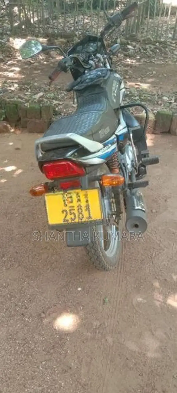 Bajaj CT100 ct 100 2023