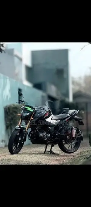 Hero Hunk 160R 2025