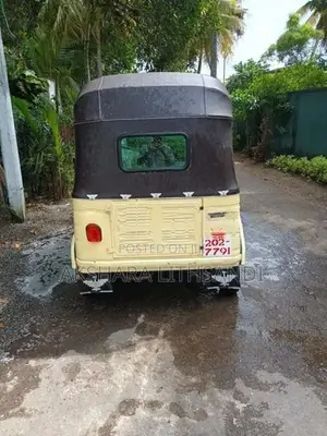 Bajaj RE 1996