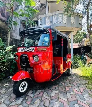 Bajaj RE 2015