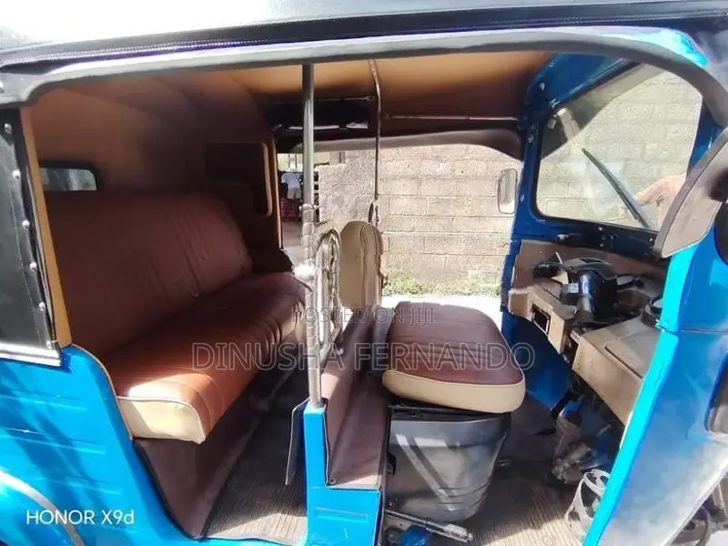 Bajaj RE Three Wheeler 2016