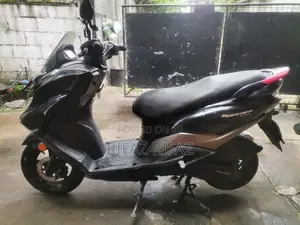 Suzuki Burgman 2019