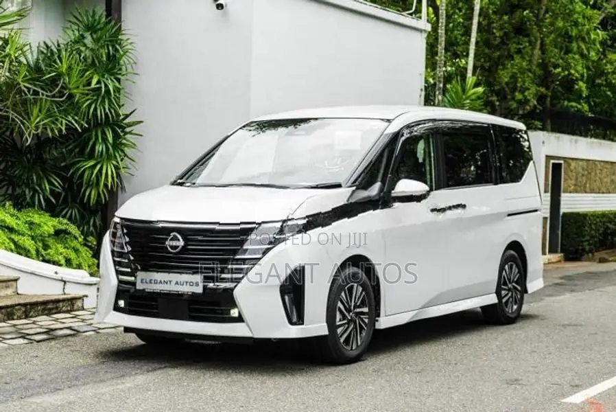 Nissan Serena Highway Star V 2025