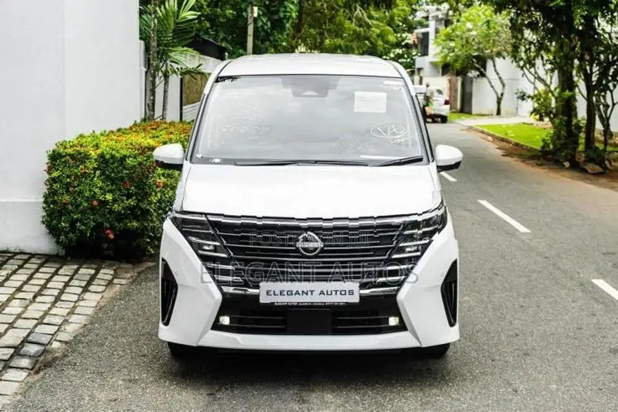Nissan Serena Highway Star V 2025