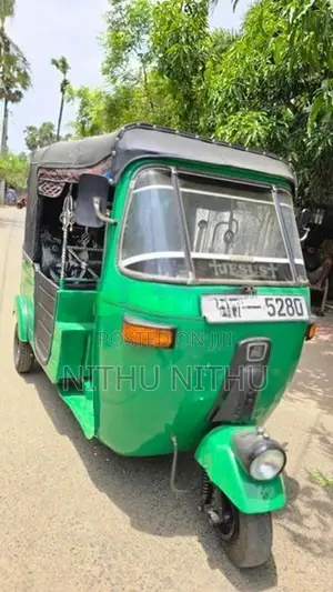 Bajaj RE 2002