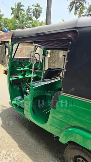 Bajaj RE 2002