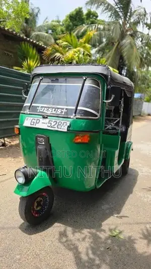 Bajaj RE 2002
