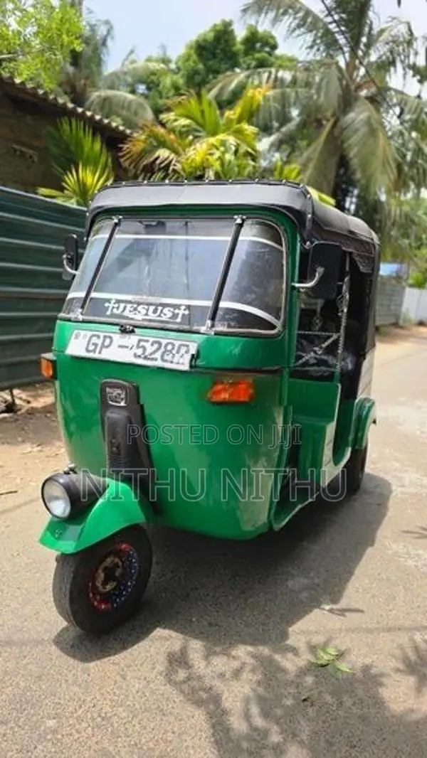 Bajaj RE 2002