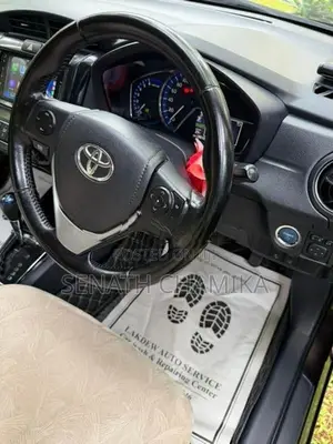 Toyota Axio 2016