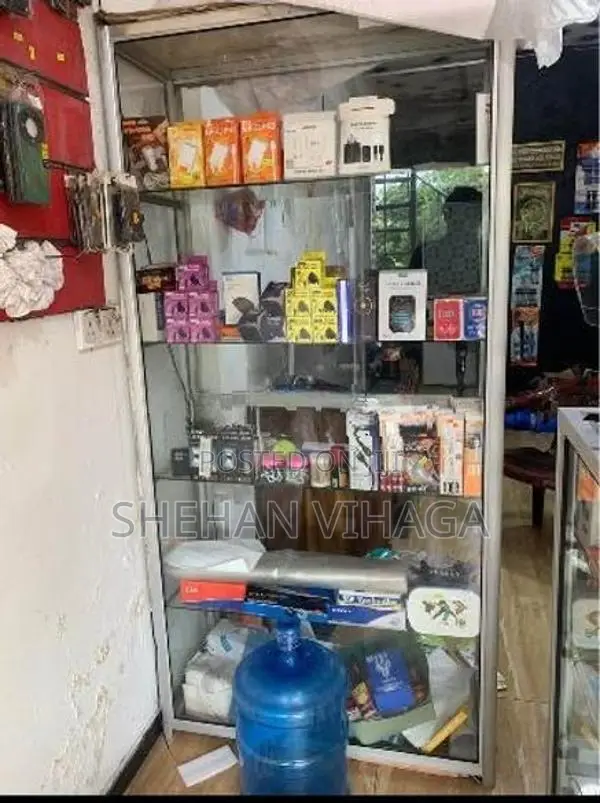Aluminum Showcases