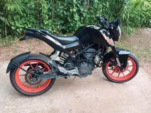 Bajaj KTM 200 2020