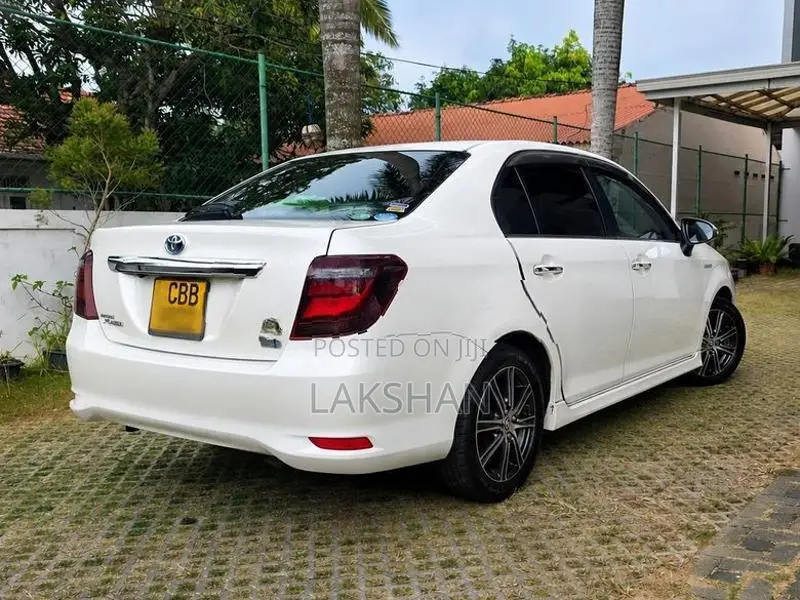 Toyota Axio WXB 2017