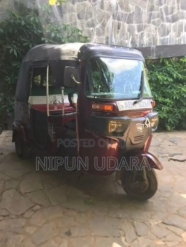 Bajaj RE 2015