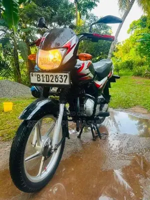 Bajaj CT100 2025