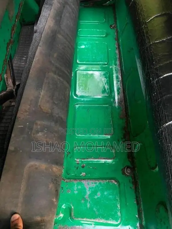 Bajaj RE 2010