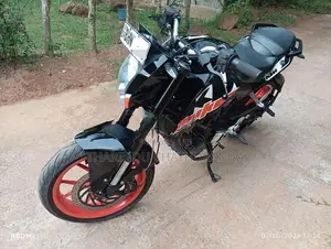 Bajaj KTM 200 2020