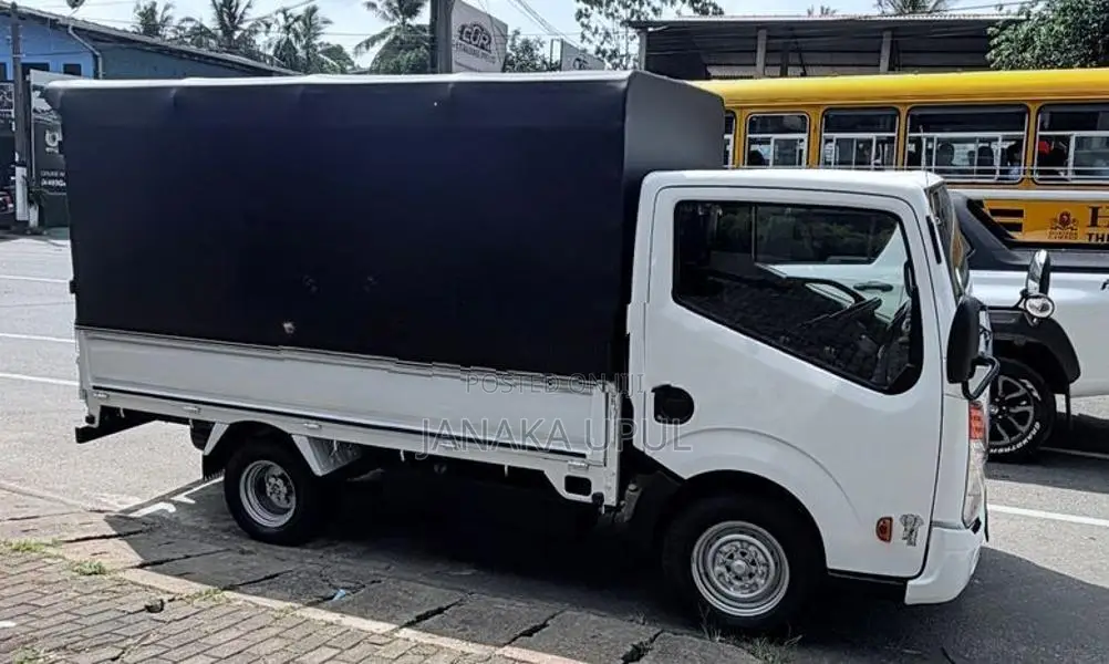 Nissan Cabstar 2015