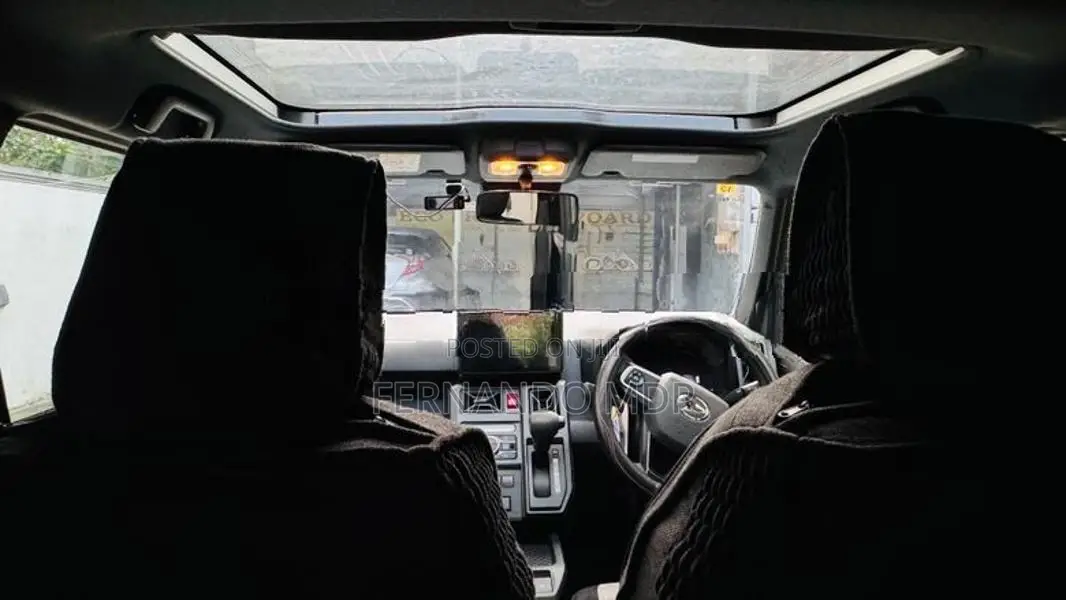Daihatsu Taft Moon Roof 2023