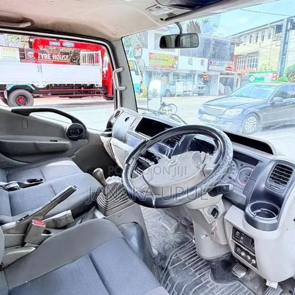Nissan Cabstar 2015