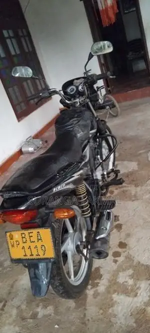 Bajaj Platina 100 ES 2017