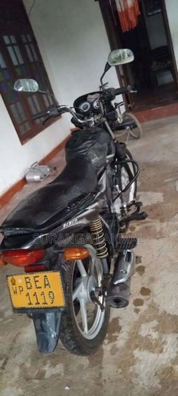Bajaj Platina 100 ES 2017