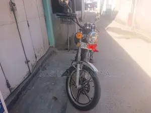 Suzuki GN 125 2017