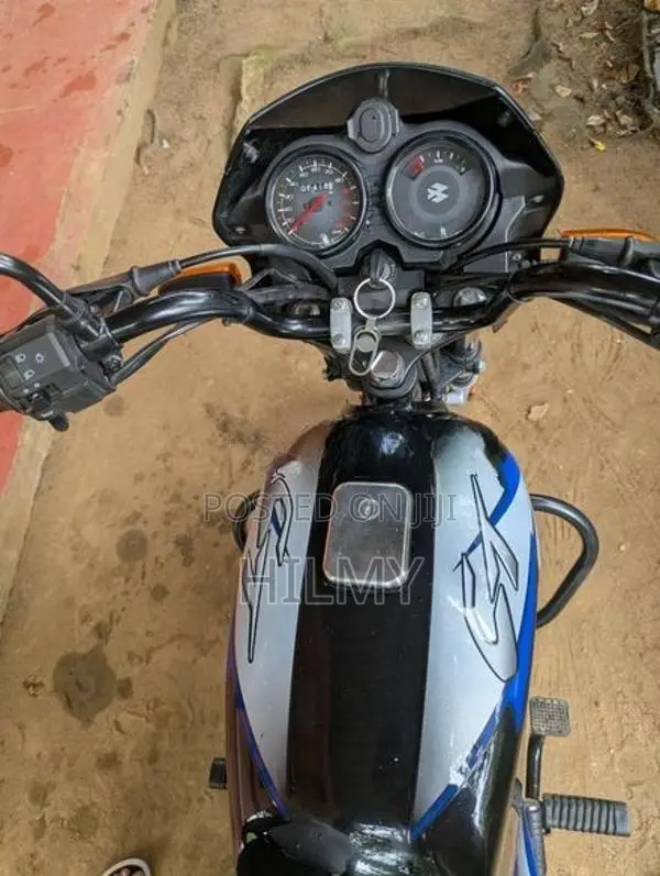 Bajaj CT100 2025