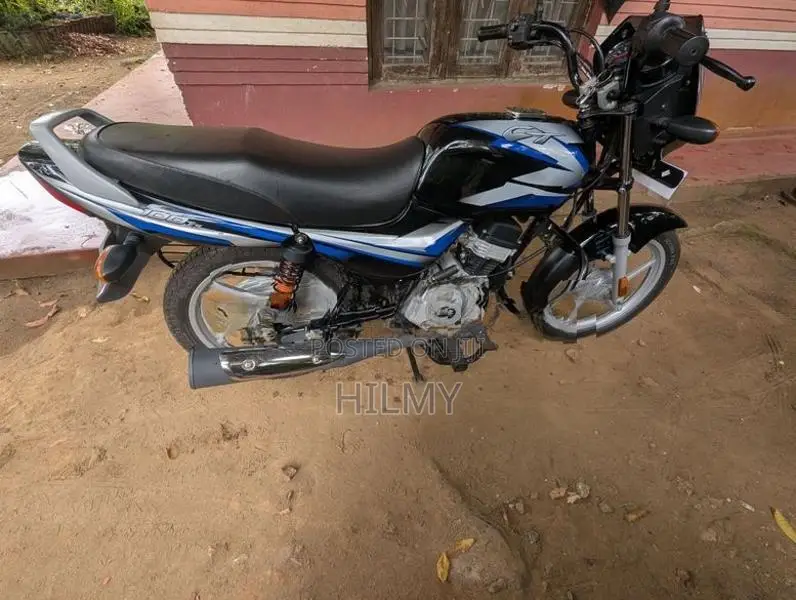 Bajaj CT100 2025