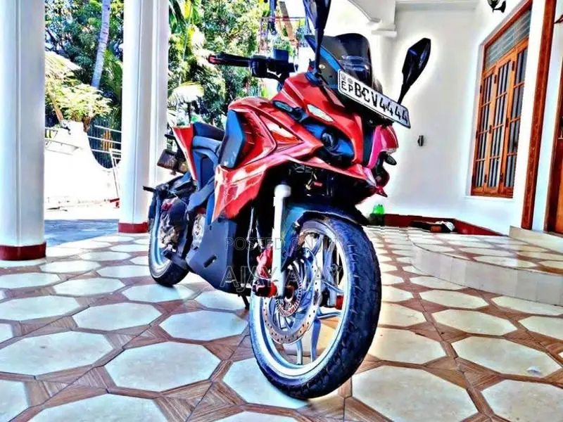 Bajaj Pulsar RS200 2015