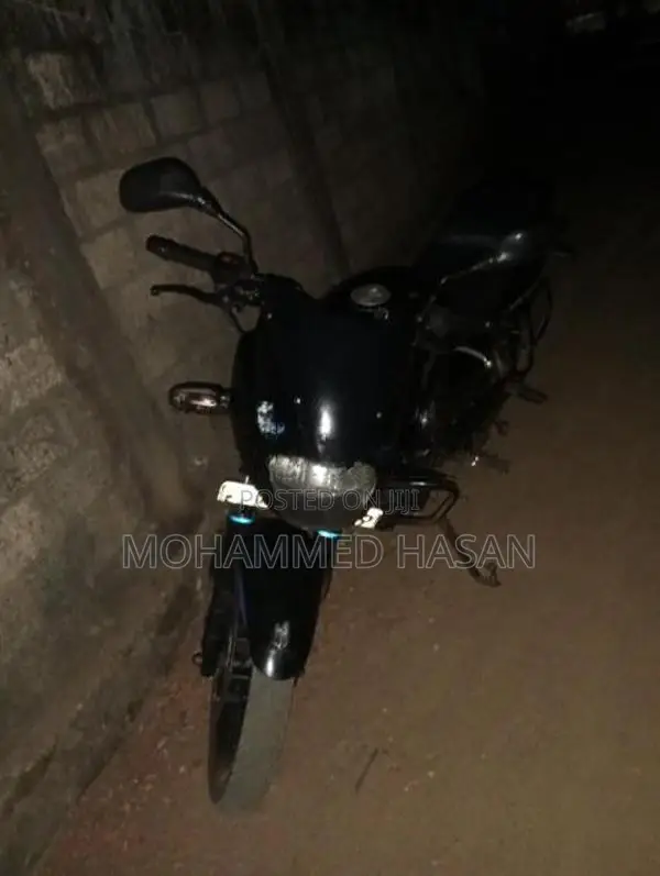 Bajaj Pulsar 180 2015