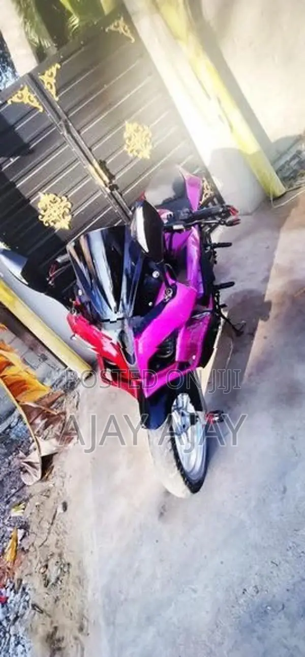 Bajaj Pulsar RS200 2015