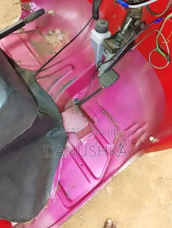 Bajaj RE 2004