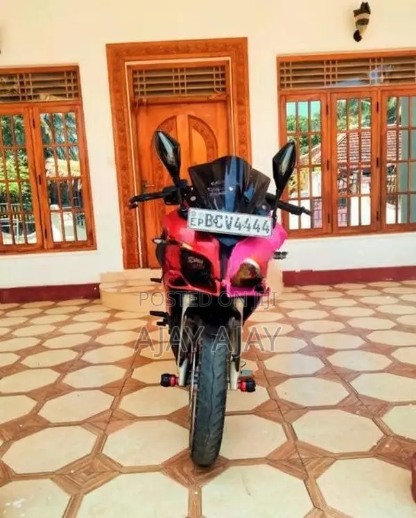 Bajaj Pulsar RS200 2015