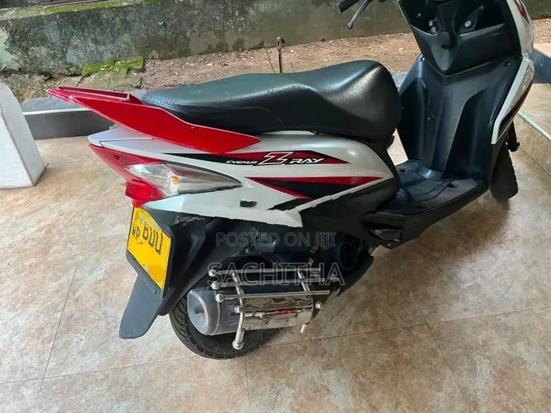 Yamaha Ray 2015