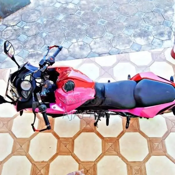 Bajaj Pulsar RS200 2015