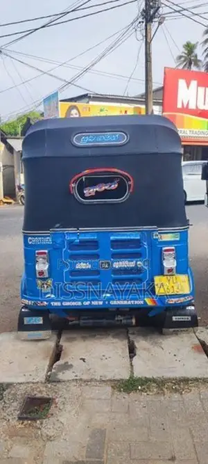 Bajaj RE 2012