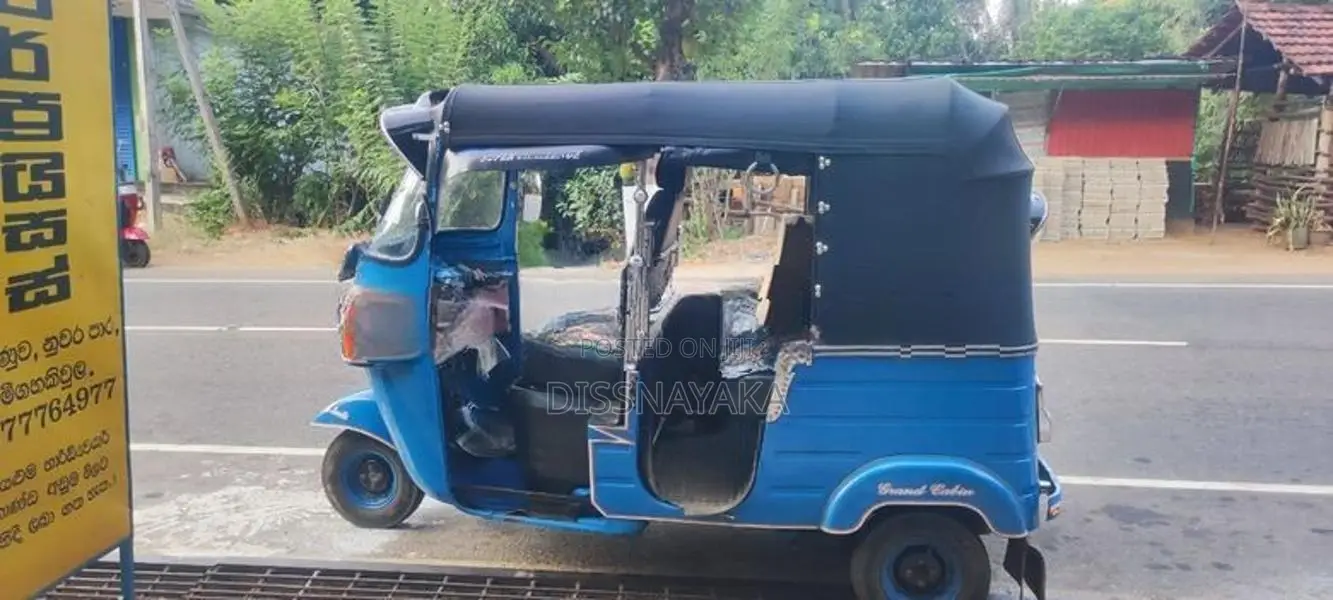 Bajaj RE 2012