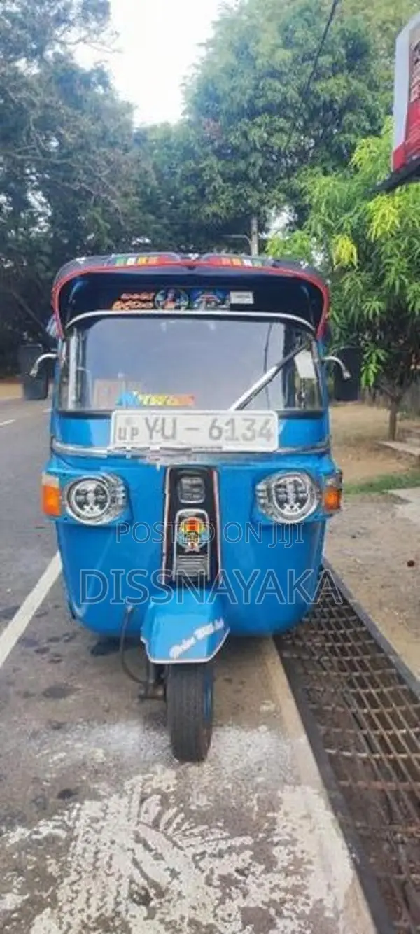 Bajaj RE 2012