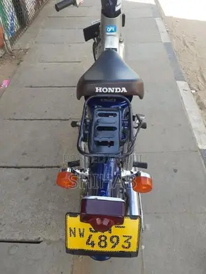 Honda Super Cub 2000